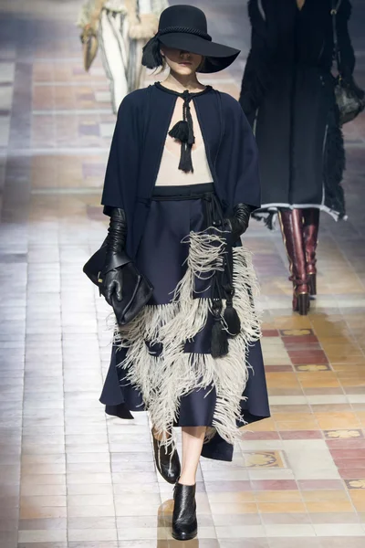 Look 23